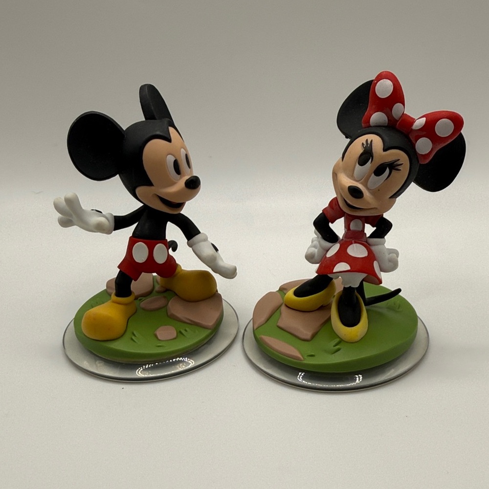 Disney Infinity 3.0 Bases with Green and Brown Accents
